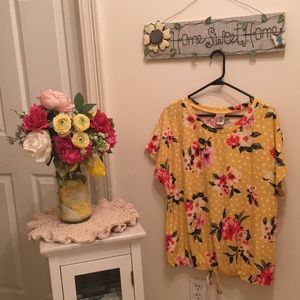 1X Yellow floral blouse